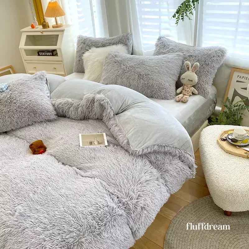 Cloudestine Bedding set